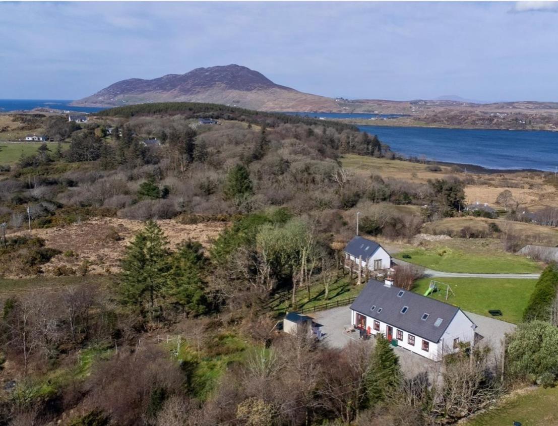 Red Deer Cosy Apartment In Letterfrack Connemara Eksteriør bilde